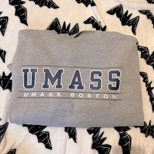 💙UMASS BOSTON SWEATSHIRT💙